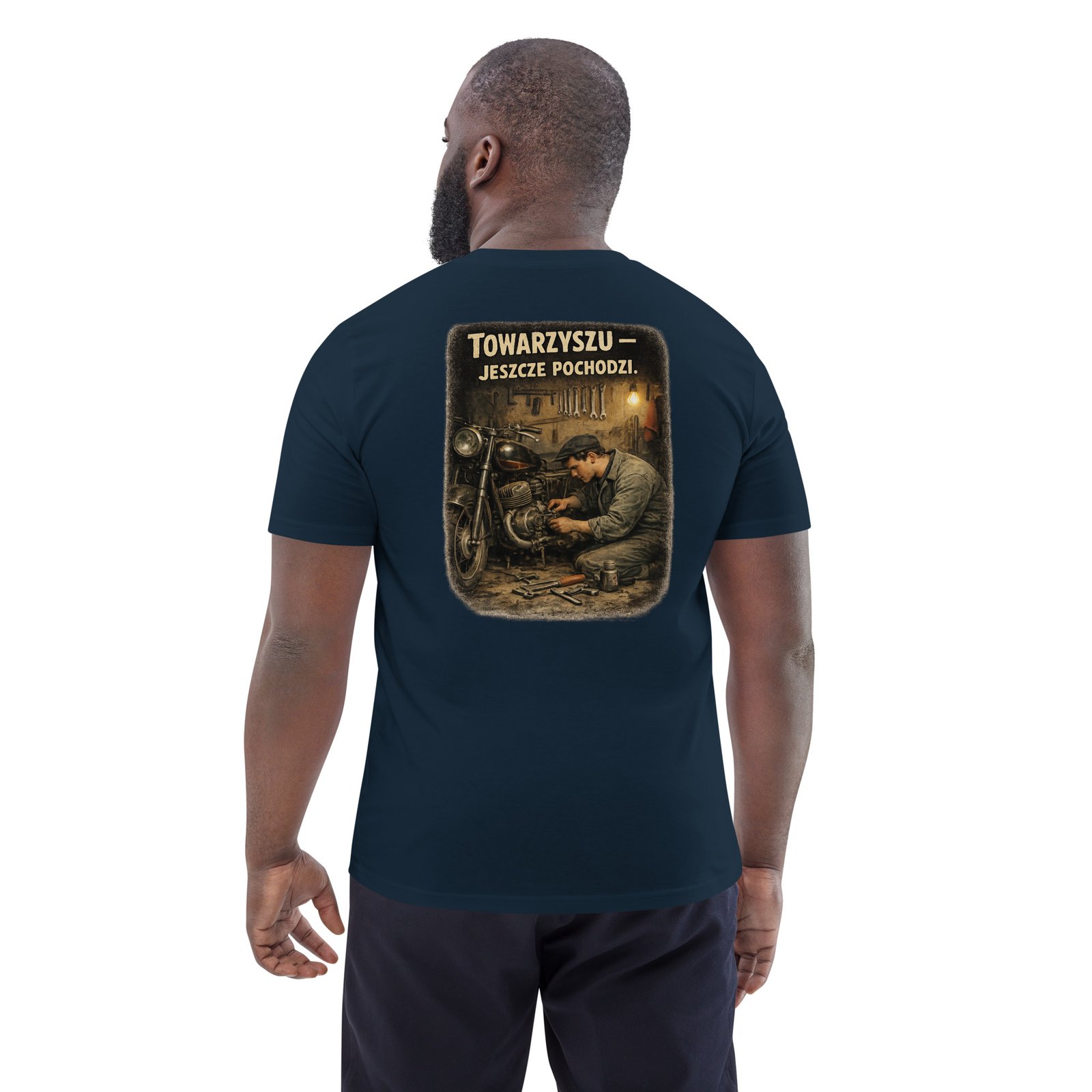 Koszulka „Towarzyszu – Jeszcze Pochodzi” Motocykl PRL Vintage| Zarn.pl Koszulka „Towarzyszu – Jeszcze Pochodzi” Motocykl PRL Vintage - obrazek 12