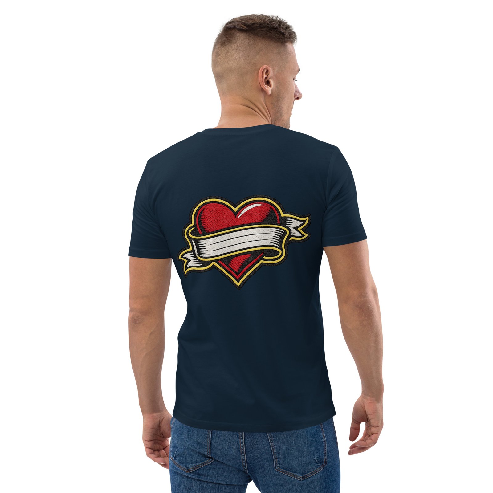 Koszulka męska „Tattoo Heart Ribbon” – koszulka z sercem i ozdobną wstęgą| Zarn.pl Koszulka męska „Tattoo Heart Ribbon” – koszulka z sercem i ozdobną wstęgą - obrazek 18