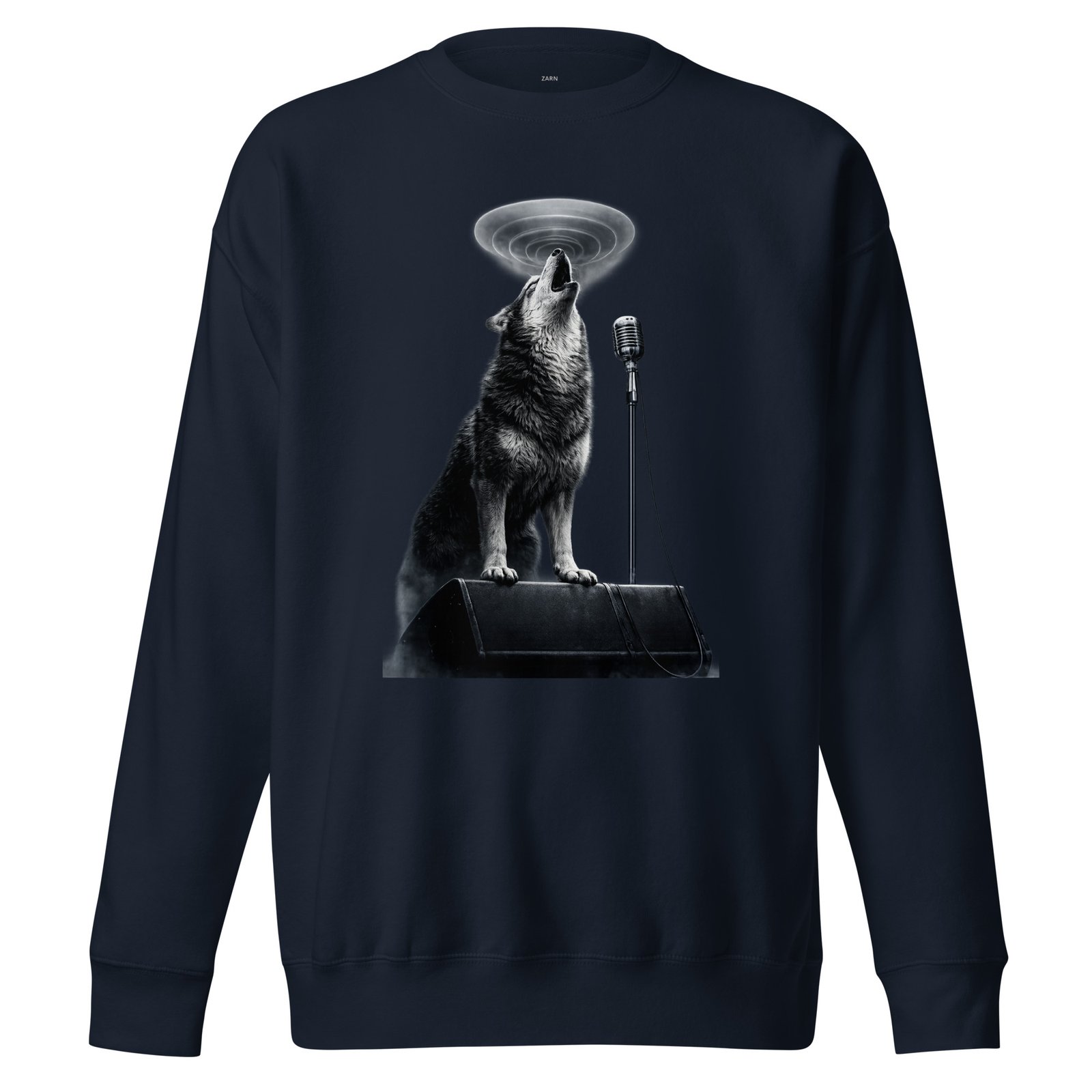 Bluza męska „Wilk Rockowy Wokalista” – bluza męska z nadrukiem wyjącego wilka przy mikrofonie| Zarn.pl Bluza męska „Wilk Rockowy Wokalista” – bluza męska z nadrukiem wyjącego wilka przy mikrofonie - obrazek 3