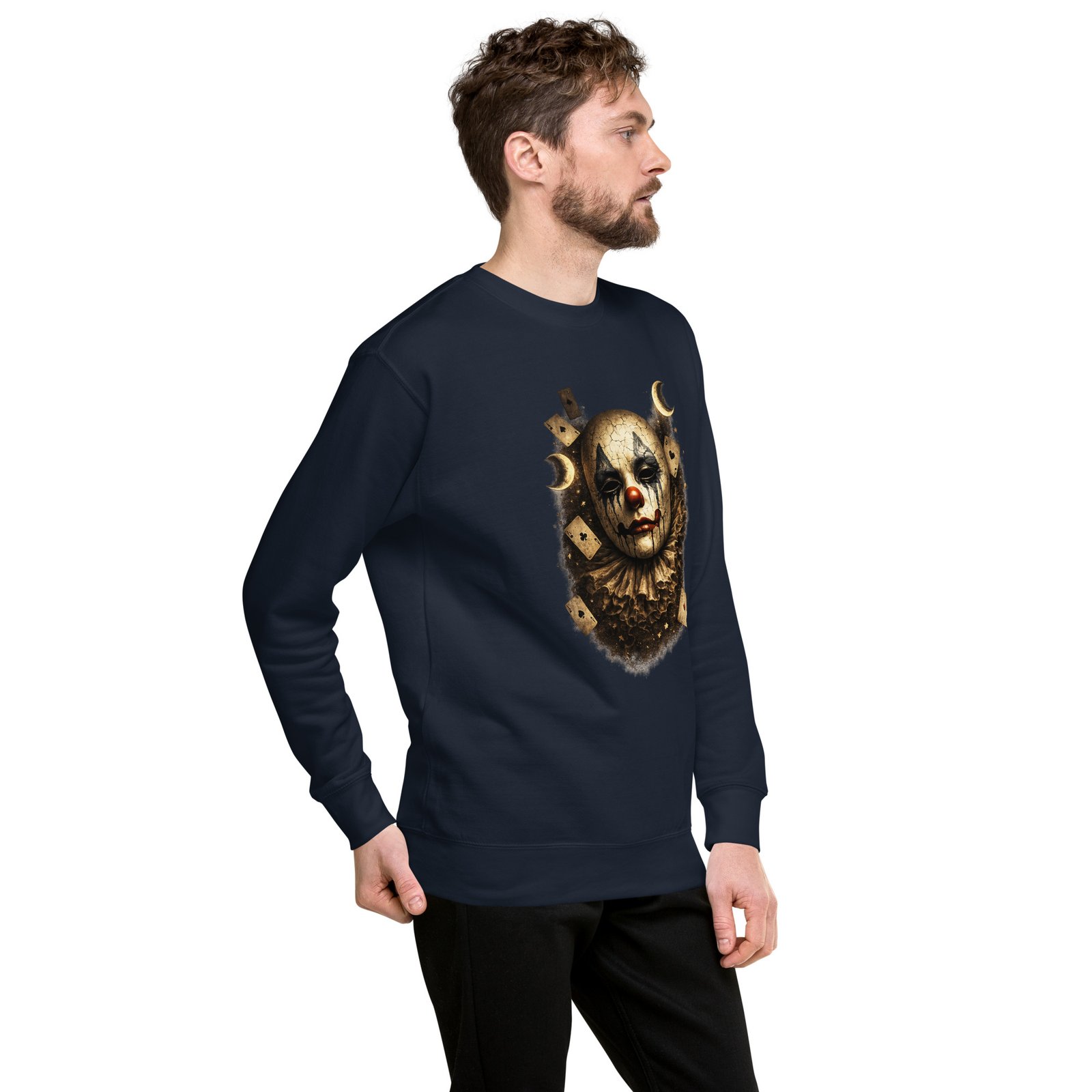 Męska bluza artystyczna „Mroczny Klaun” – bluza męska z maską klauna i kartami| Zarn.pl Męska bluza artystyczna „Mroczny Klaun” – bluza męska z maską klauna i kartami - obrazek 18