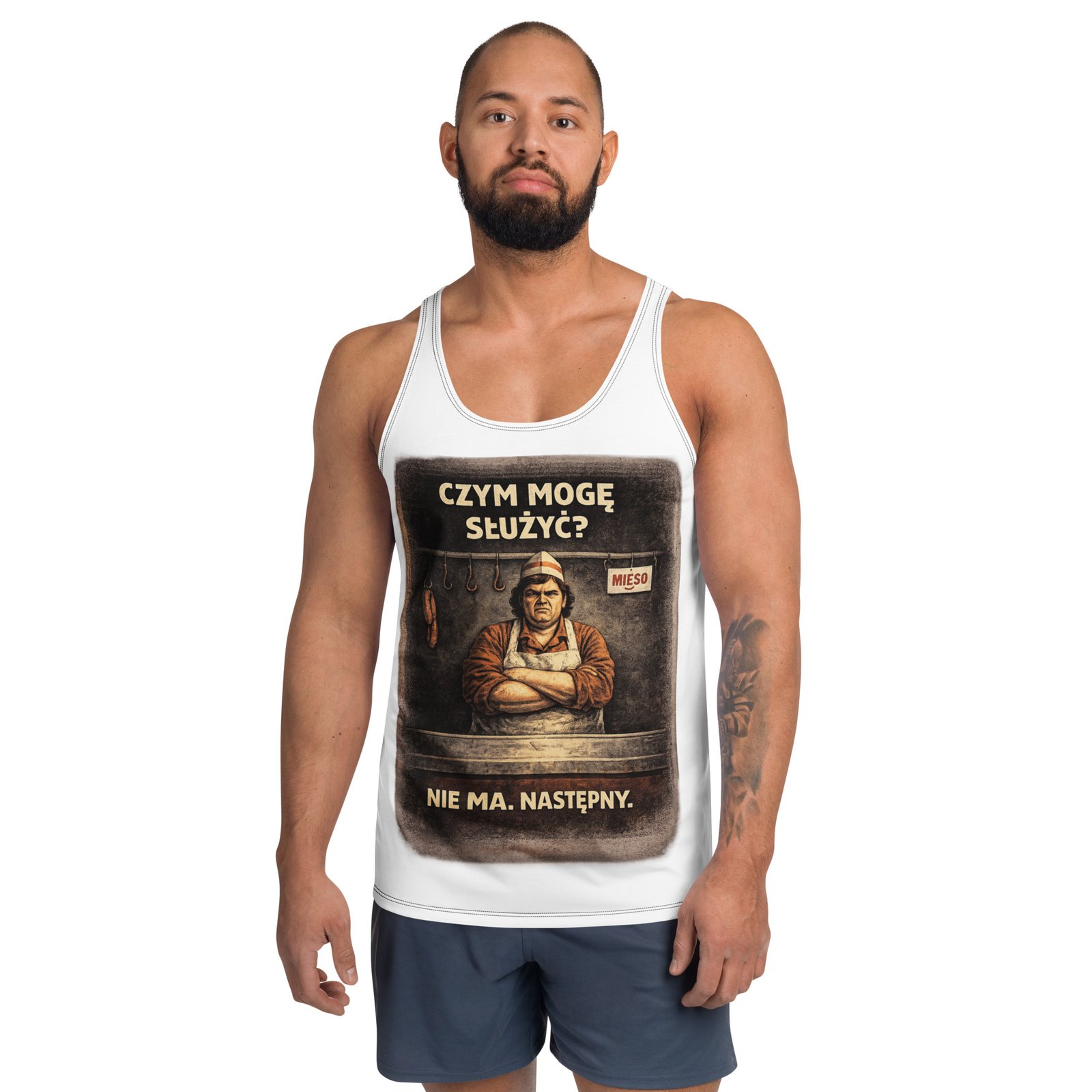 Męski tank top „Czym mogę służyć? Nie ma. Następny.” – koszulka bez rękawów PRL z humorem retro| Zarn.pl męski tank top PRL Czym mogę służyć Nie ma Następny