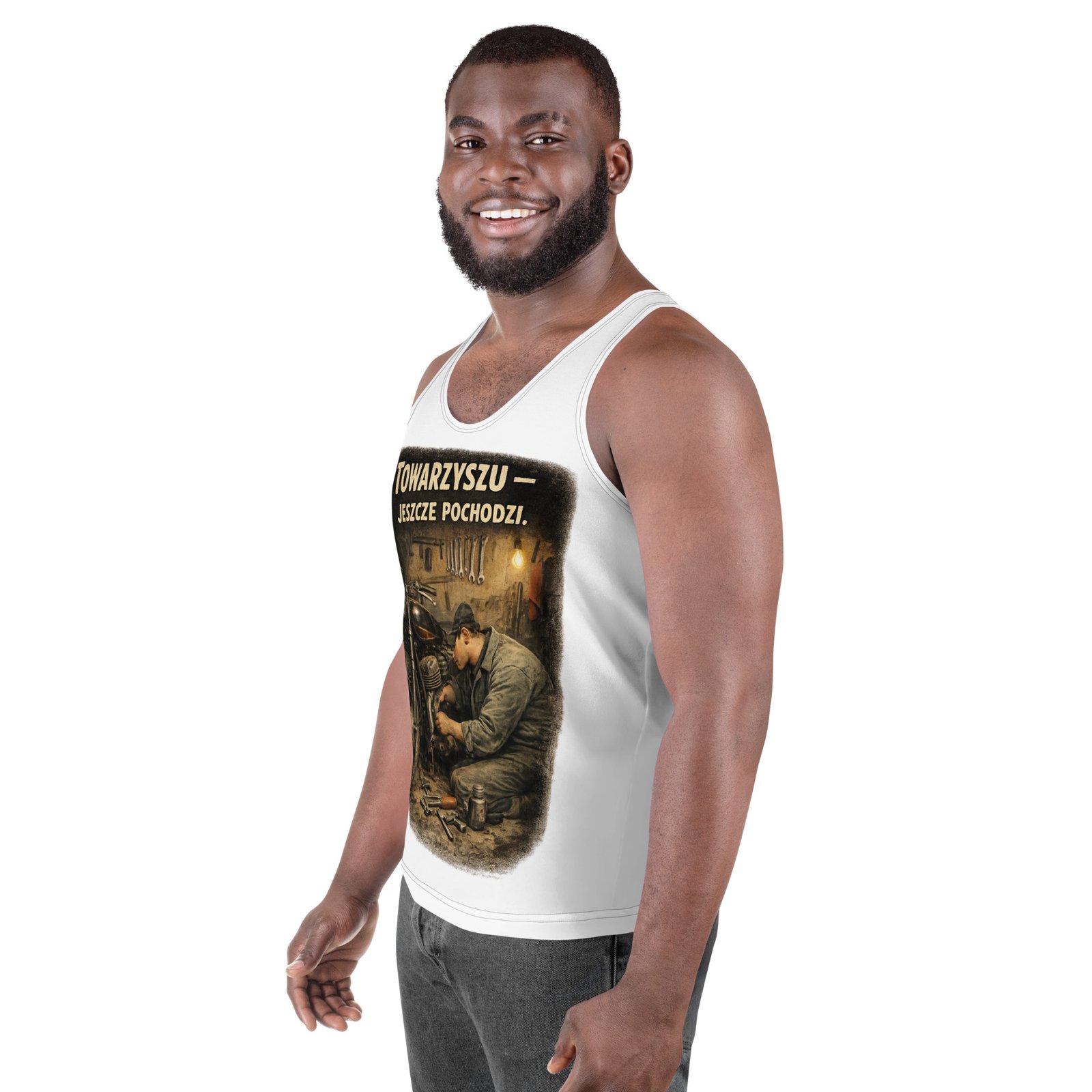Męski tank top „Towarzyszu – jeszcze pochodzi.” – koszulka bez rękawów PRL dla motocyklistów| Zarn.pl Męski tank top „Towarzyszu – jeszcze pochodzi.” – koszulka bez rękawów PRL dla motocyklistów - obrazek 5
