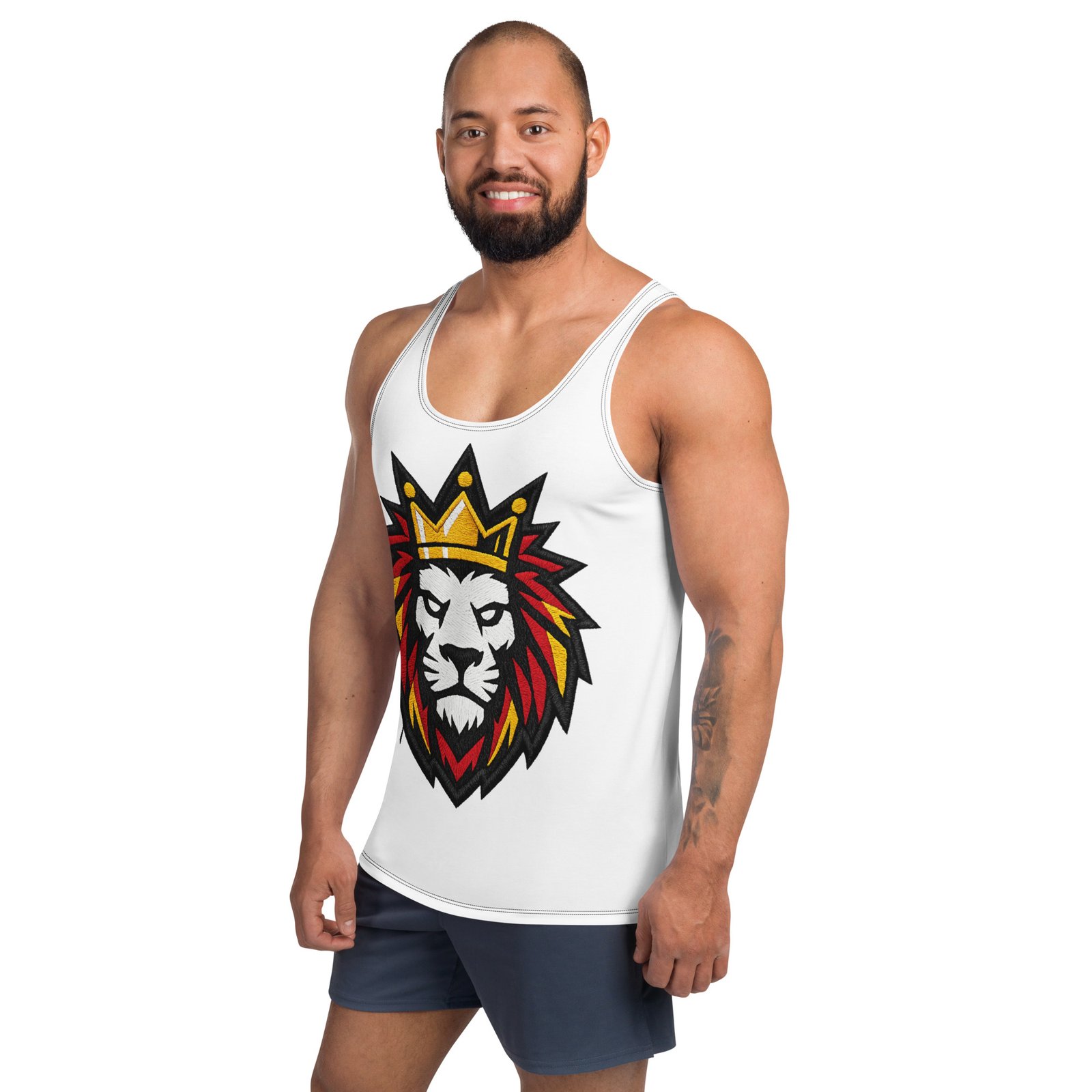 Męski tank top z grafiką lwa w koronie – koszulka bez rękawów z królewskim lwem| Zarn.pl Męski tank top z grafiką lwa w koronie – koszulka bez rękawów z królewskim lwem - obrazek 5