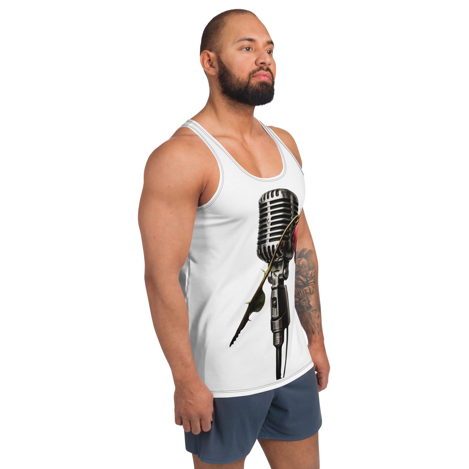 Męska koszulka bez rękawów „Vintage Rose Mic” – koszulka męska z mikrofonem i czerwoną różą| Zarn.pl Męska koszulka bez rękawów „Vintage Rose Mic” – koszulka męska z mikrofonem i czerwoną różą - obrazek 6
