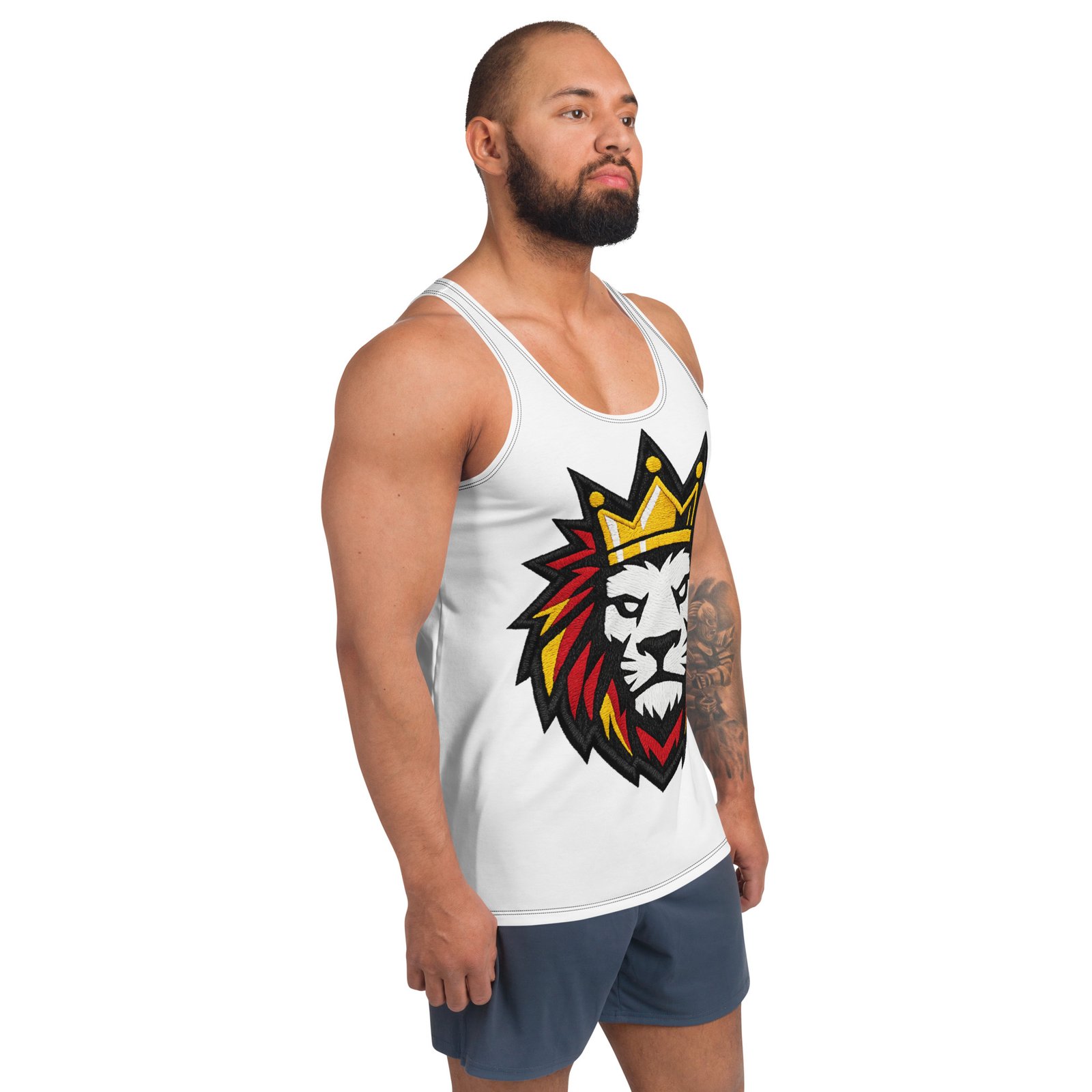 Męski tank top z grafiką lwa w koronie – koszulka bez rękawów z królewskim lwem| Zarn.pl Męski tank top z grafiką lwa w koronie – koszulka bez rękawów z królewskim lwem - obrazek 6